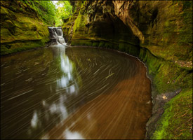 Pewitt's Nest canyon and waterfall